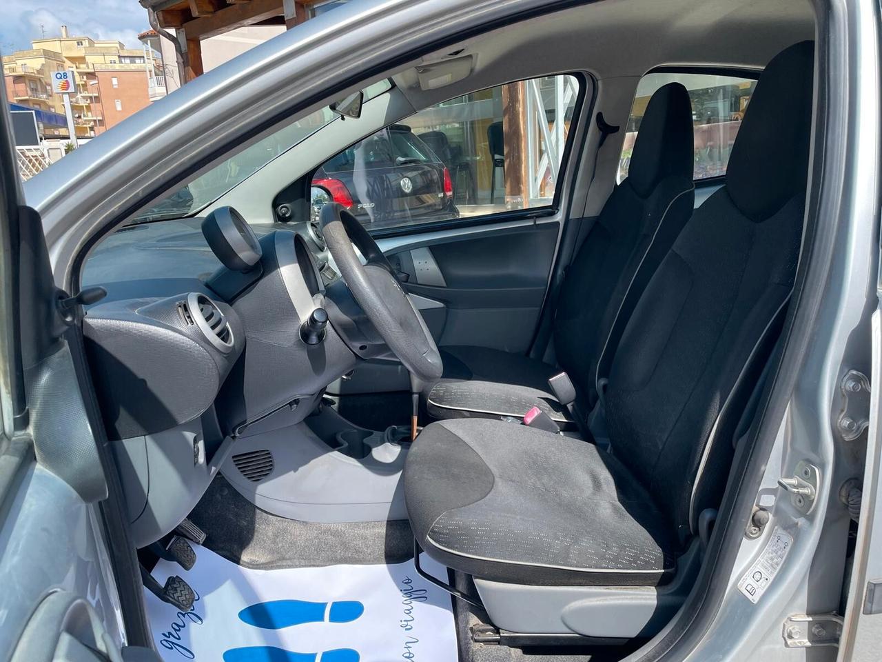 PEUGEOT 107 1.0 B - 2010