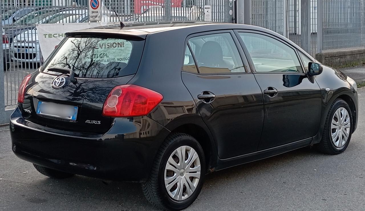Toyota Auris 1.4 D-4D 5