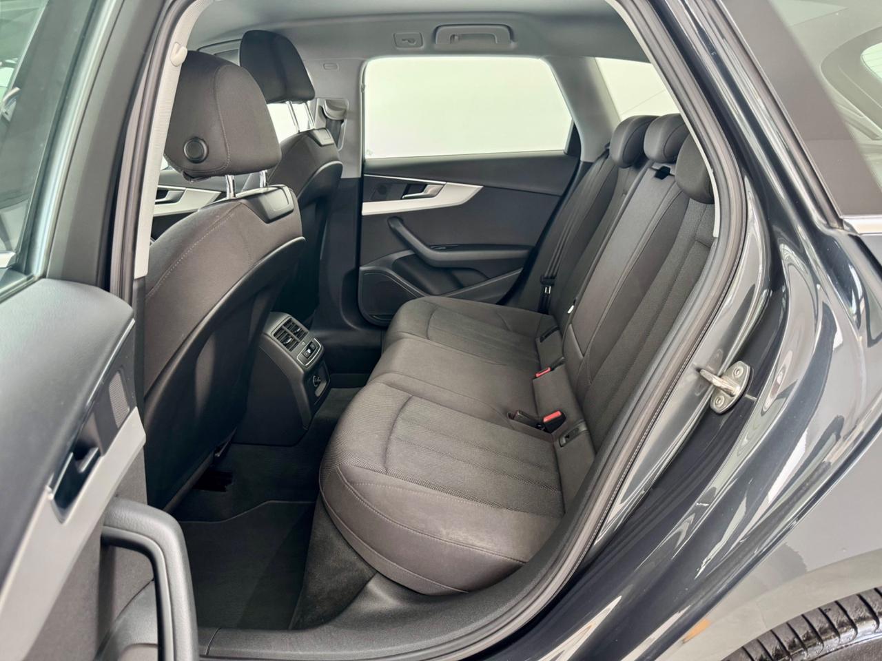Audi A4 35 TDI/163 CV S tronic Business Advanced