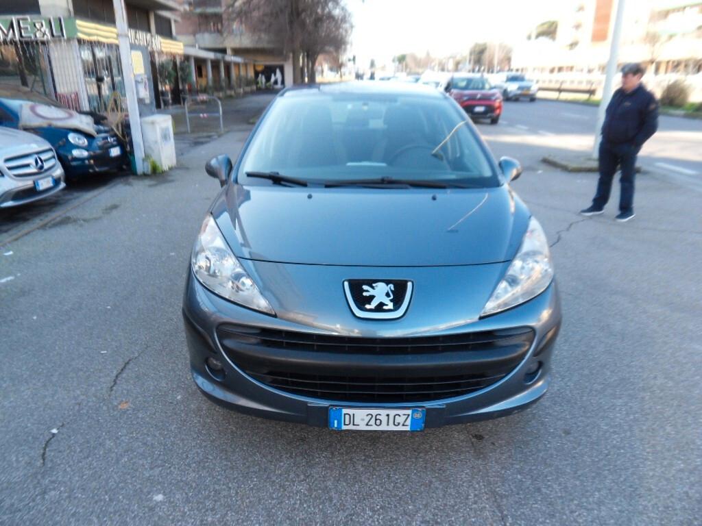 Peugeot 207 1.4 8V 75CV 5p. ONE Line