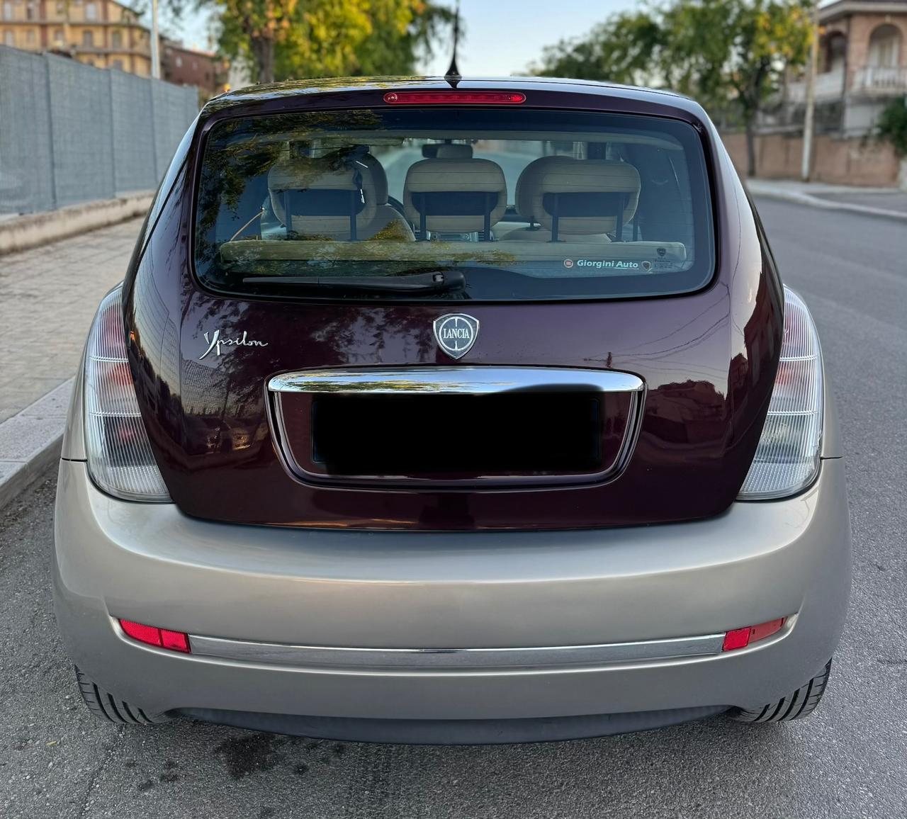 Lancia Ypsilon 1.3 MJT 75 CV Unyca