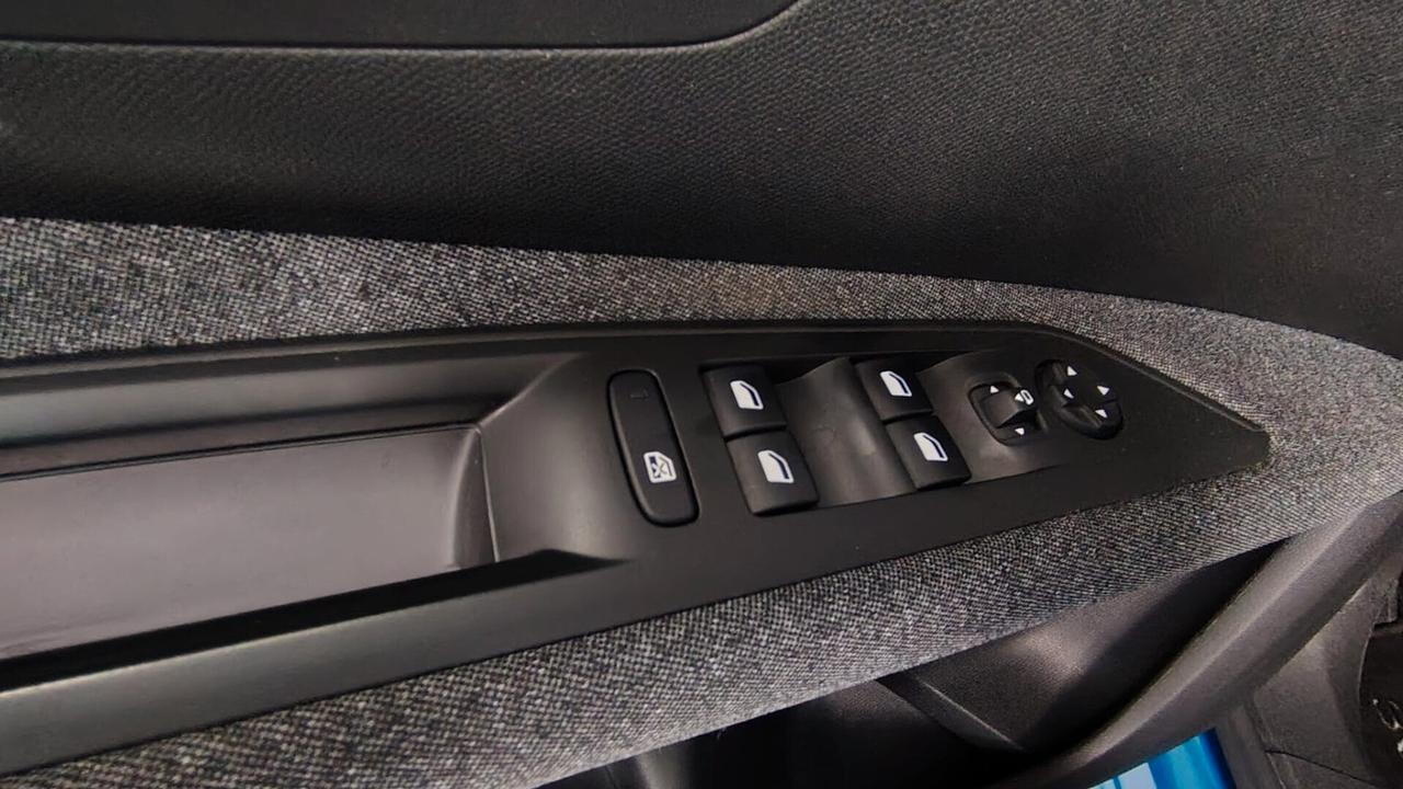 Peugeot 3008 BLUEHDI ACTIVE 131CV - FULL LED, VIRTUAL COCKPIT, NEOPATENTATI