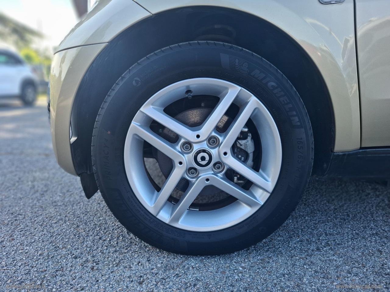 SMART fortwo EQ Parisblue