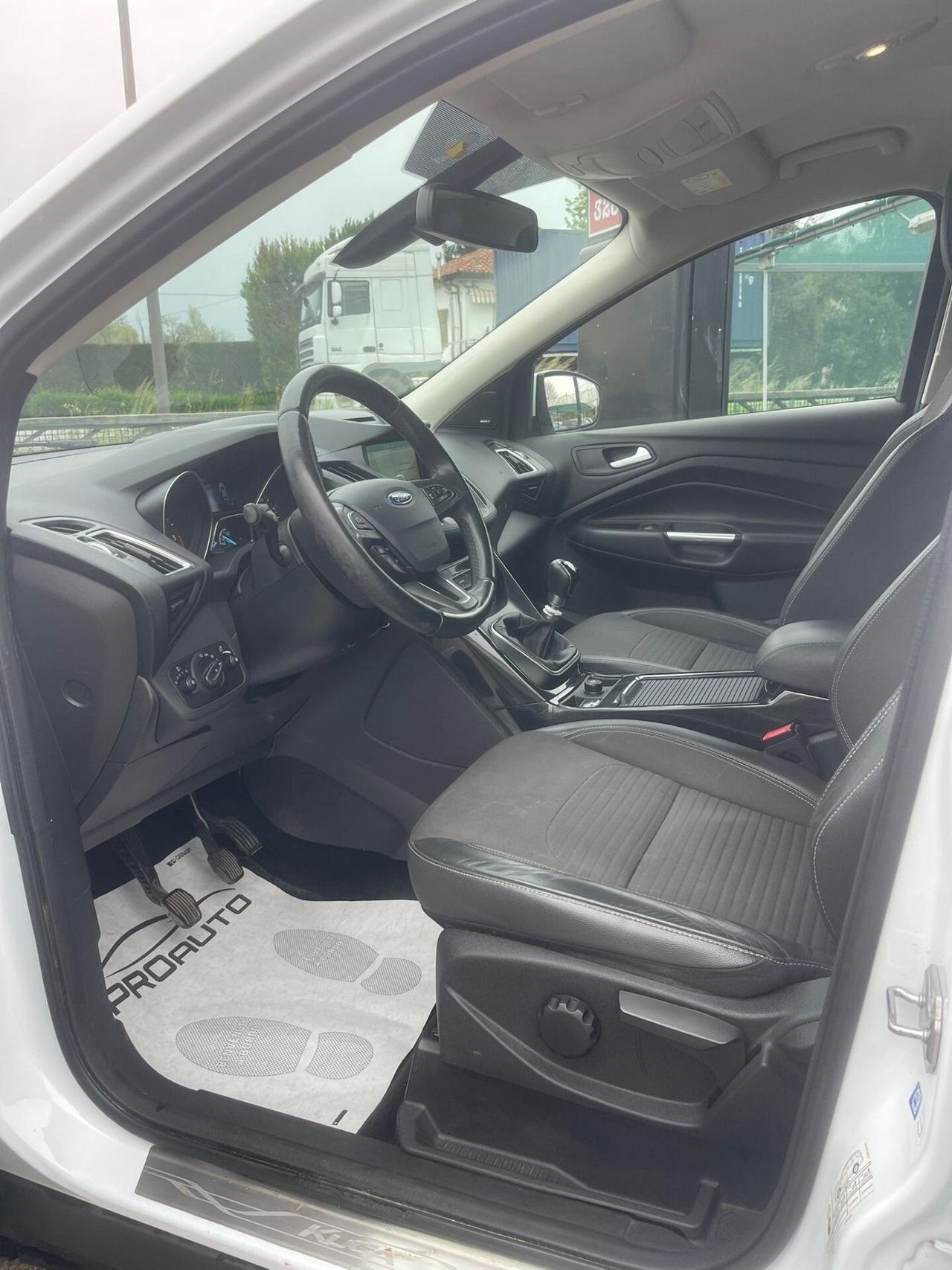 Ford Kuga 1.5 TDCI 120 CV S&S 2WD Titanium