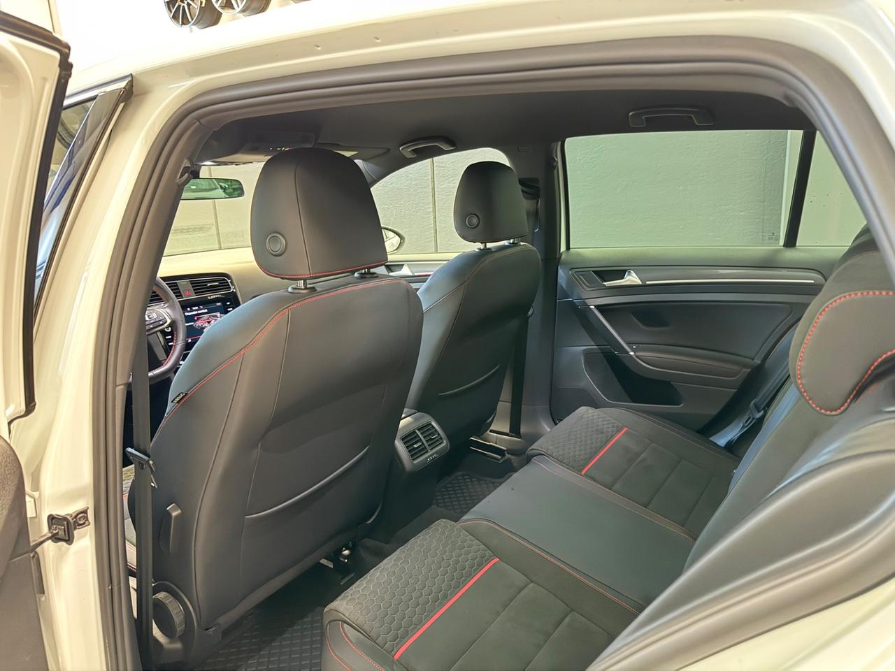 Volkswagen Golf GTI Performance 2.0 245 CV Honeycomb