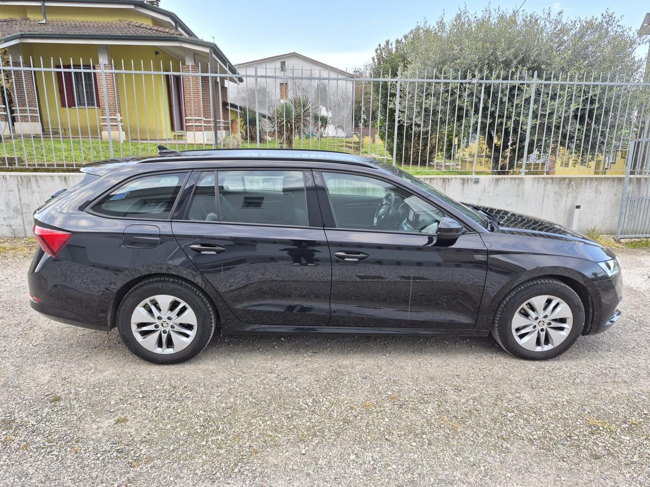 Skoda Octavia 2.0 TDI EVO SCR DSG Wagon Executive