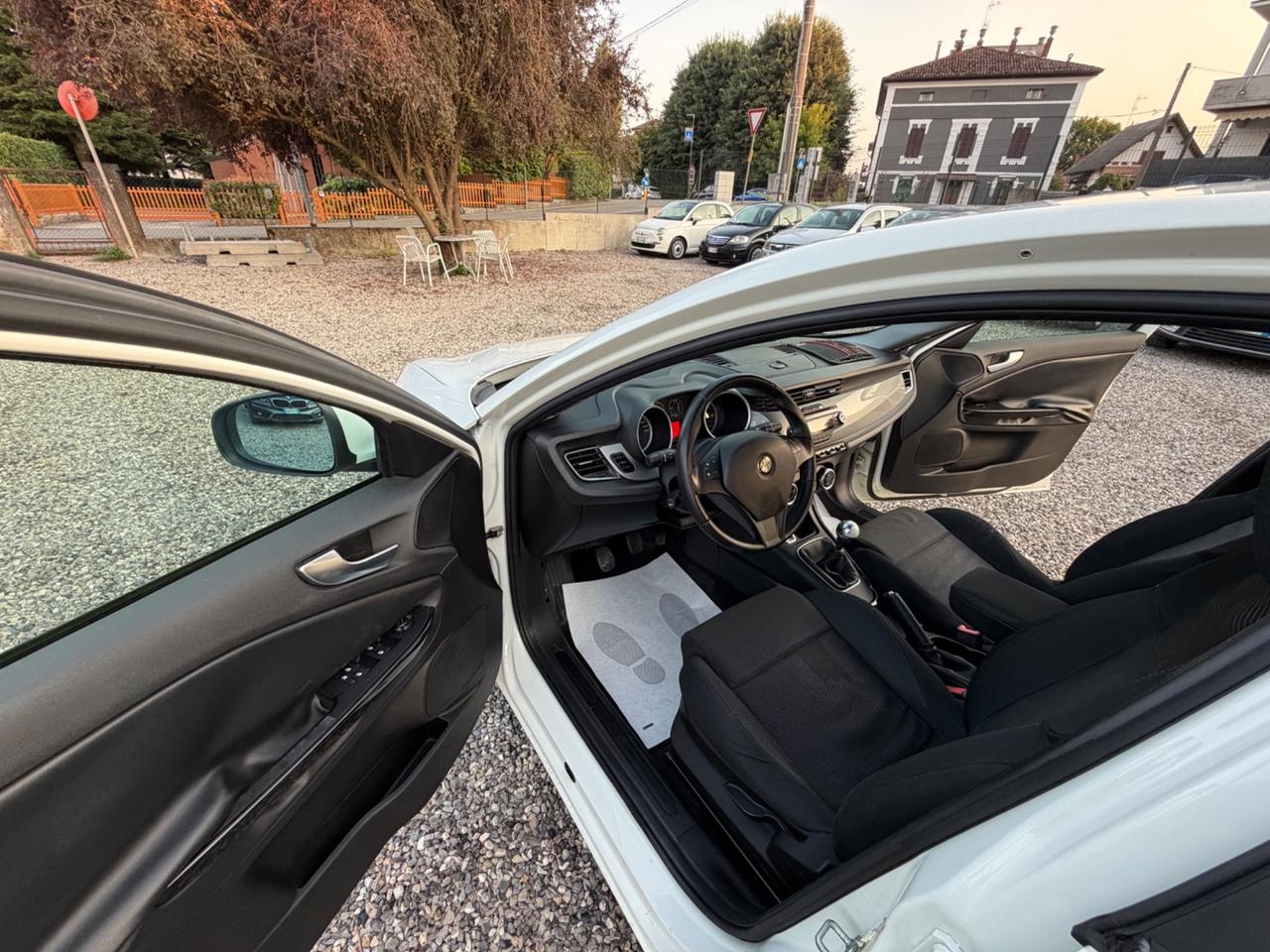 Alfa Romeo Giulietta 1.6 JTDm-2 105 CV Exclusive