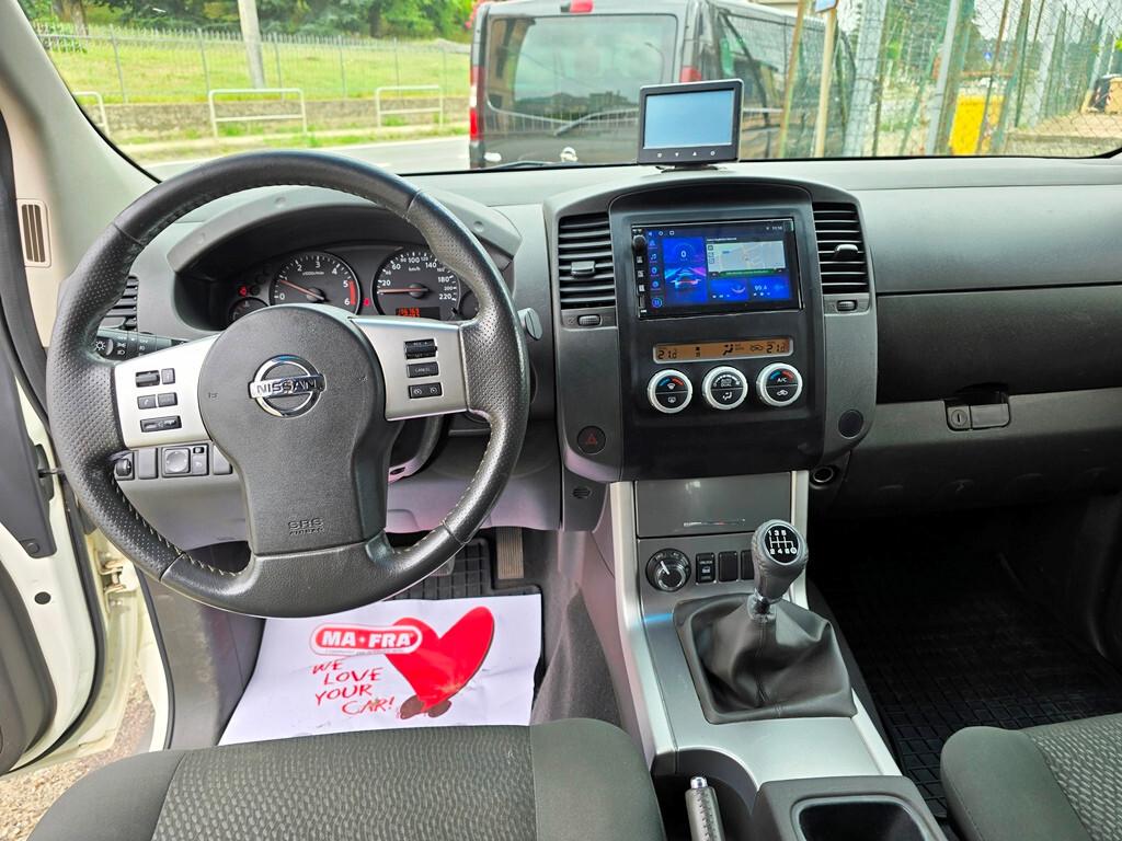 Nissan Navara 2.5 dCi 190CV 4 porte Double Cab LE