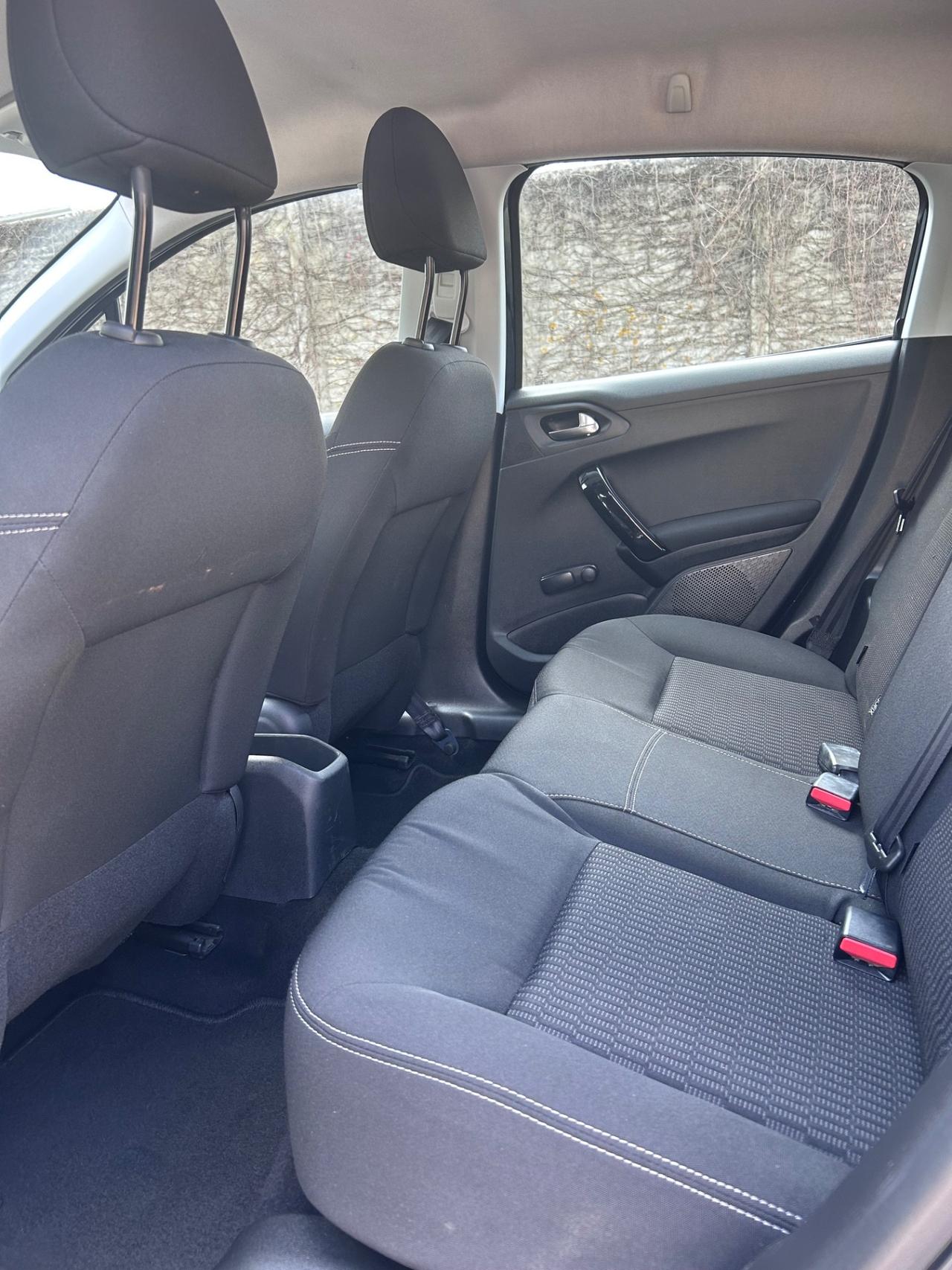 Peugeot 208 5 porte Allure