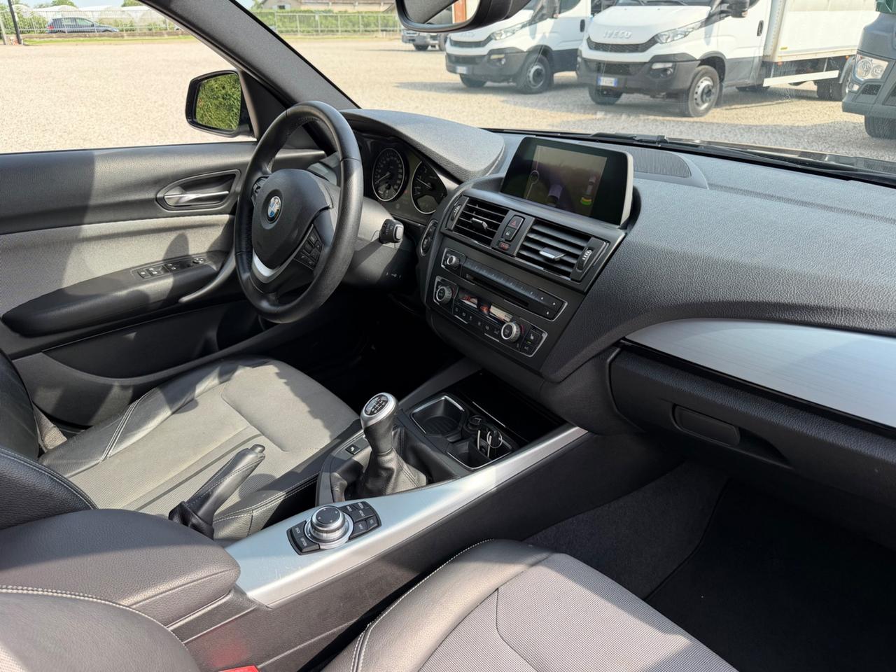 Bmw 118 118i 5p. Unique