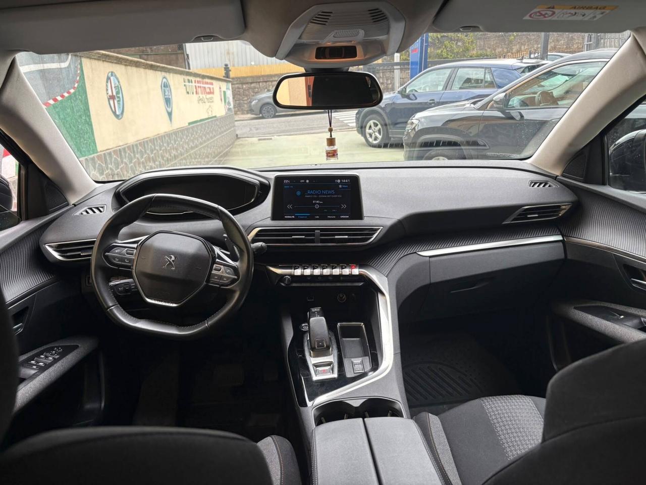 Peugeot 3008 1.5 EAT8 Business 130cv - 2021