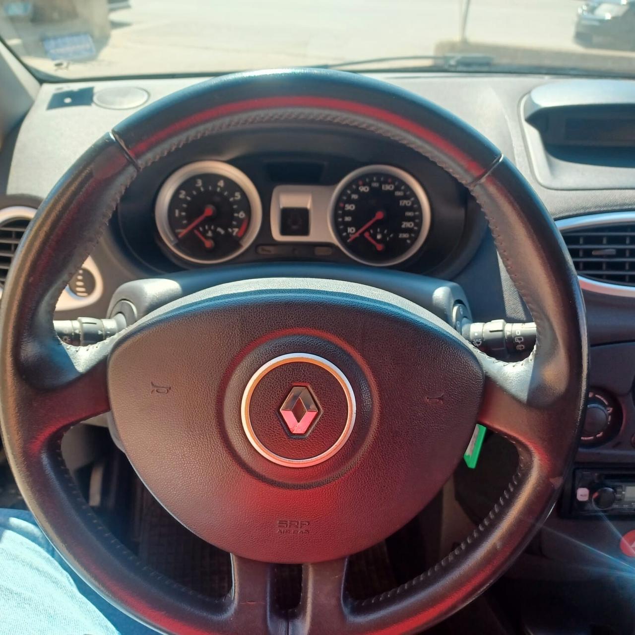 88.188 KM CLIO 1.2 PER NEOPATENTATI PERFETTA