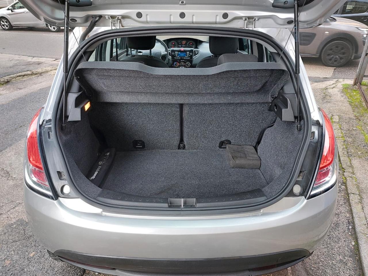 Lancia Ypsilon 5 porte Ecochic Elefantino Blu GAS