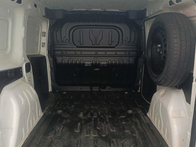 FIAT Doblò 1.4 T-Jet Natural Power PC-TN Cargo Lamier.