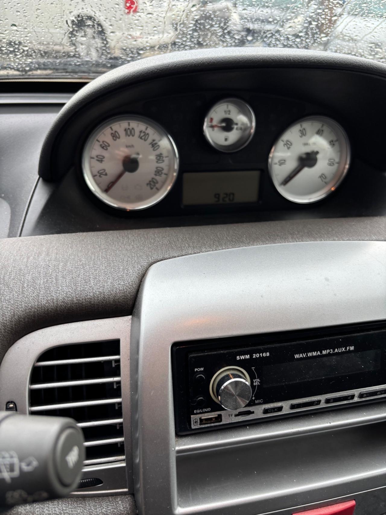 Lancia Ypsilon 1.3 MJT 75 CV Argento neo patentato