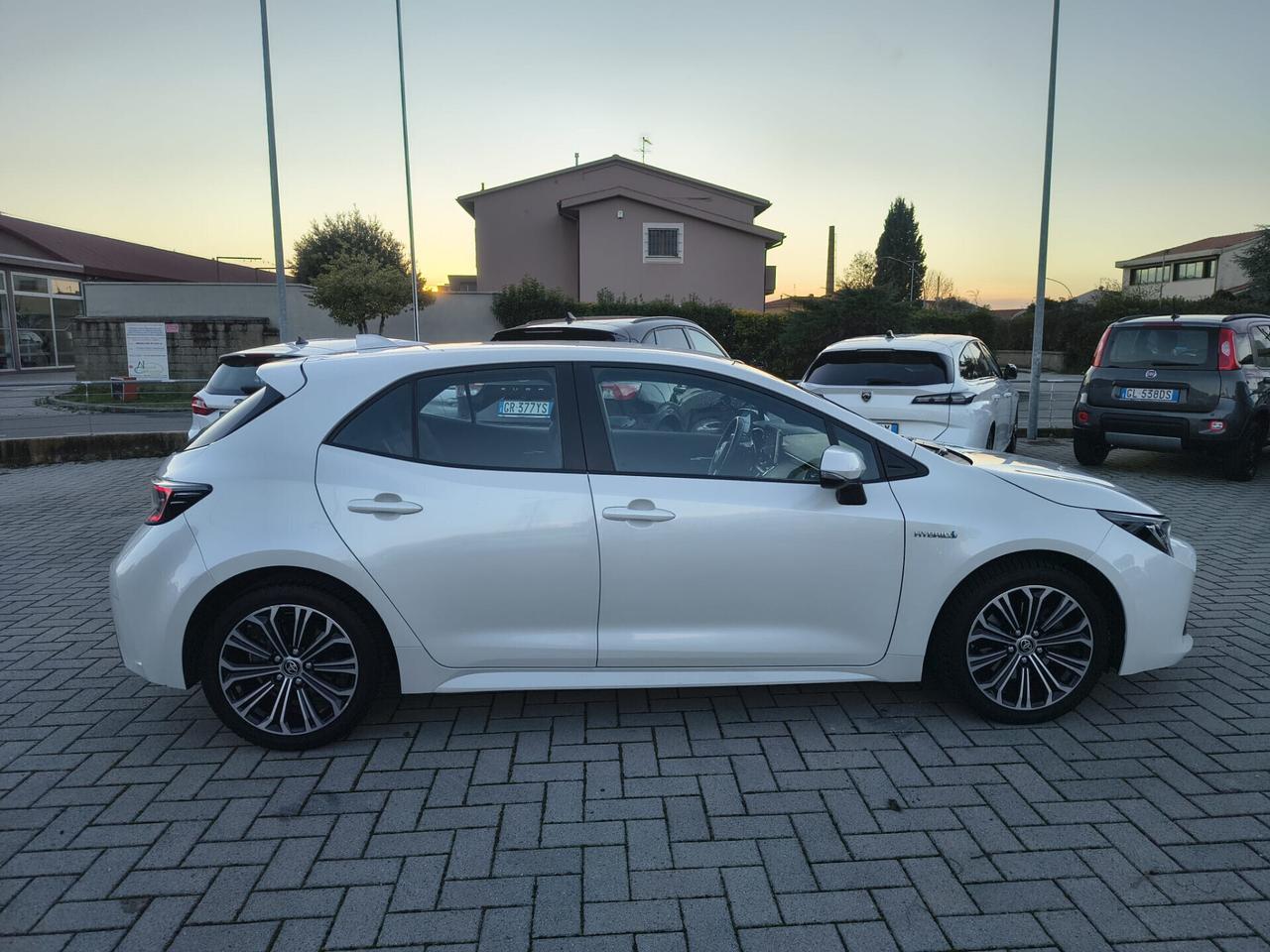 Toyota Corolla 2.0 Hybrid **PREZZO PROMO**