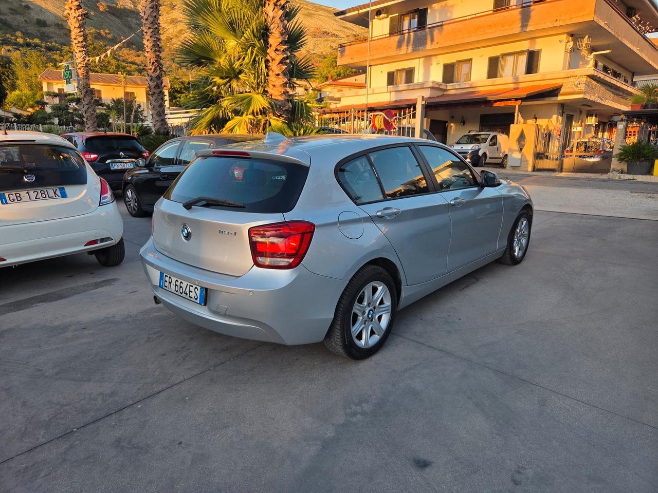 Bmw 118 118d 5p. Urban