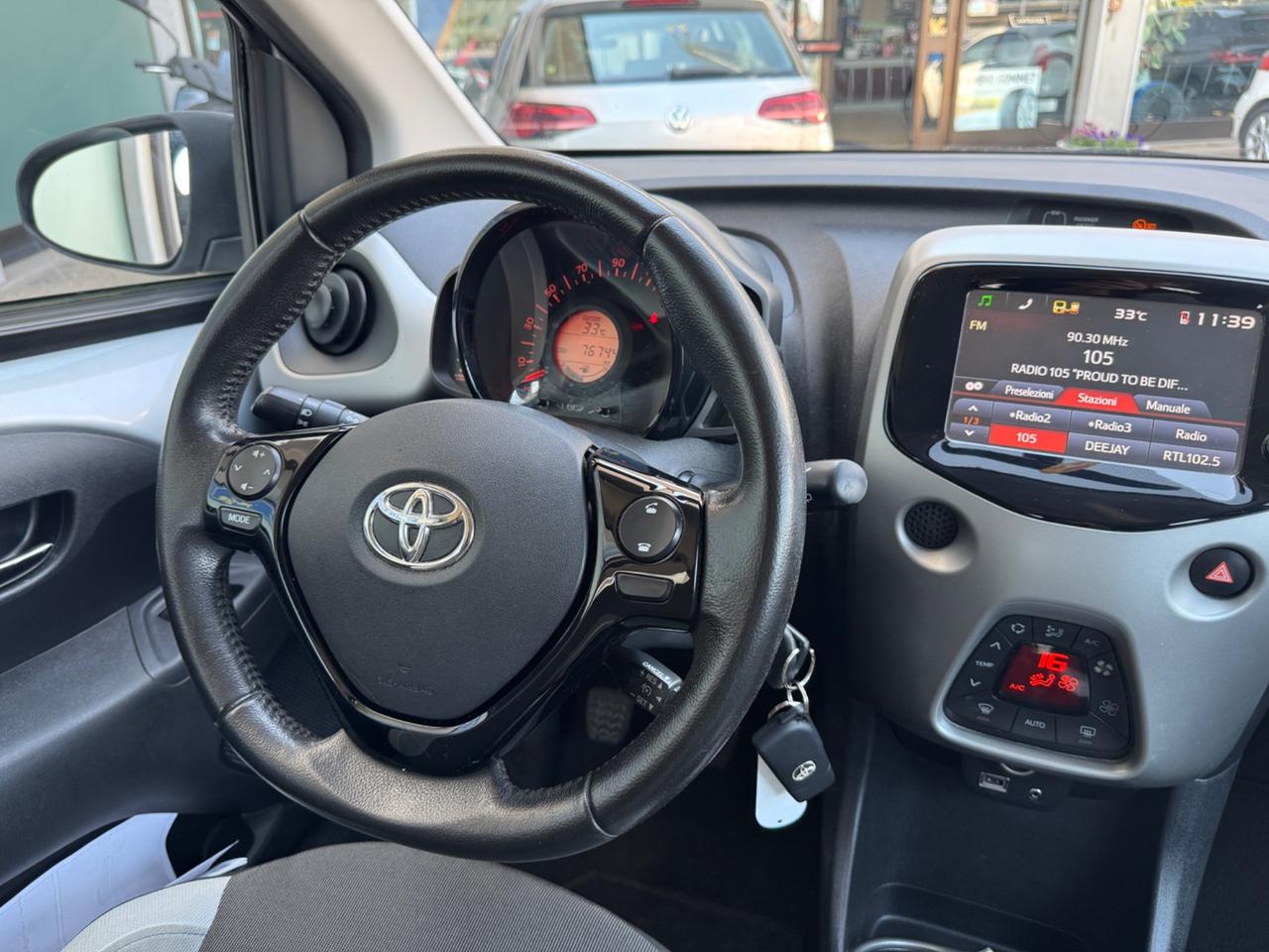 Toyota Aygo 1.0 VVT-i 69 CV 5 porte x-play