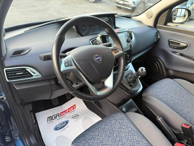 Lancia Ypsilon 1.0 firefly hybrid Gold s&s 70cv