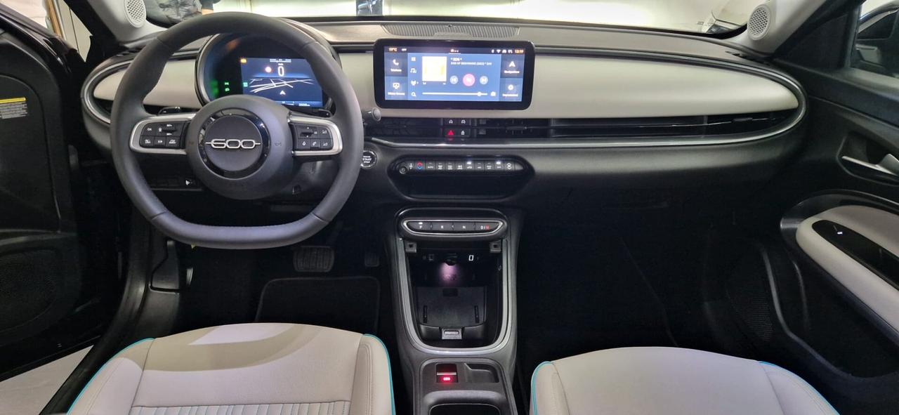 Fiat 600 Hybrid 145 CV DCT MHEV La Prima