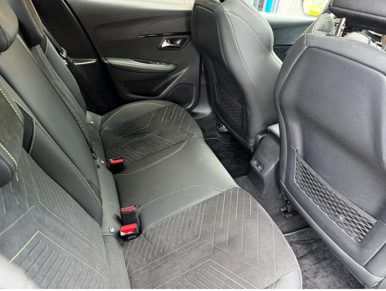 Peugeot 208 Hybrid 136 e-DCS6 GT