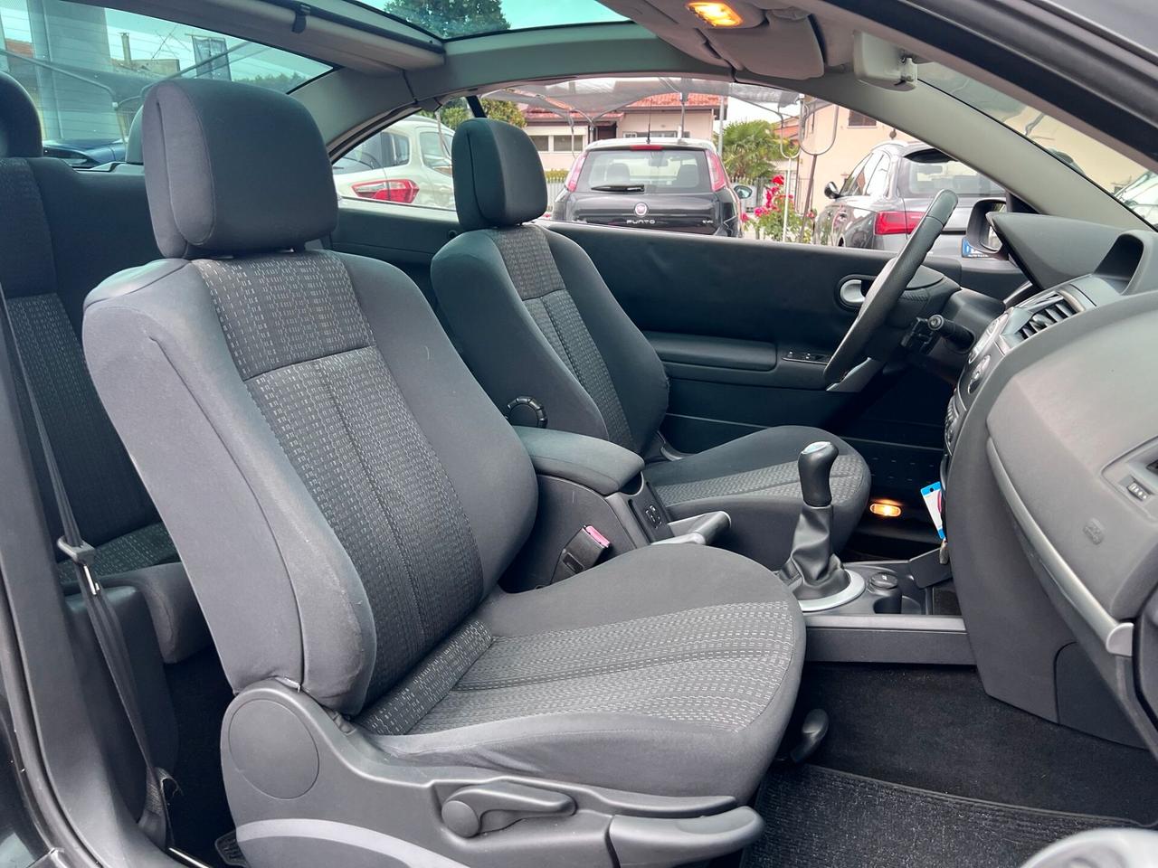 Renault Megane Mégane C-C 1.6 16V Privilège
