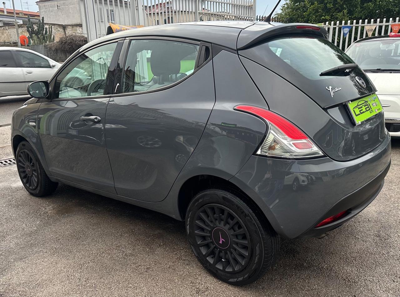 Lancia Ypsilon 900 BENZ/Metano Elefantino 2015