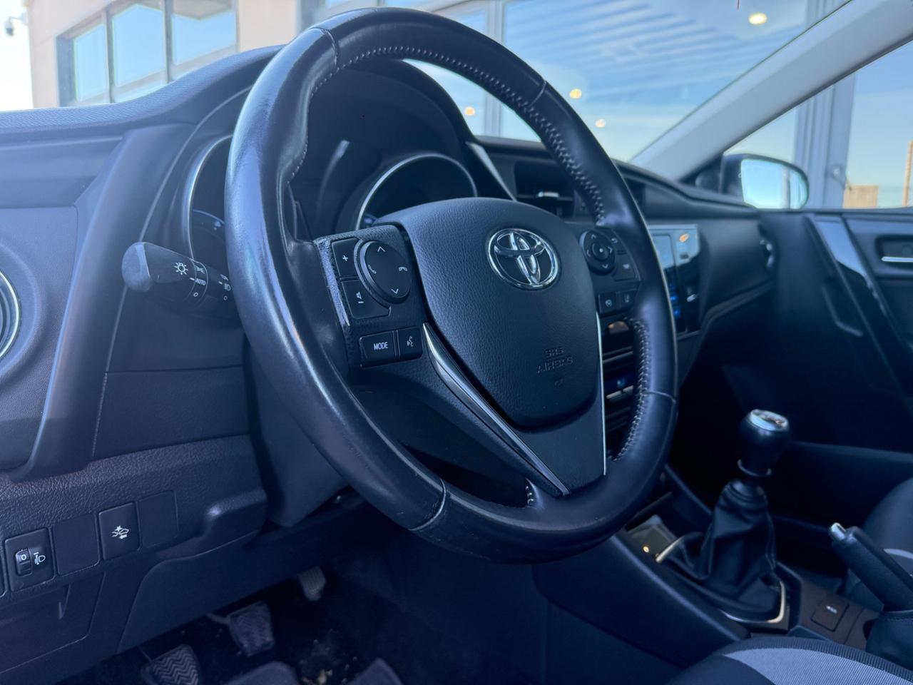 Toyota Auris 1.4 D-4D 90cv LOUNGE my16"