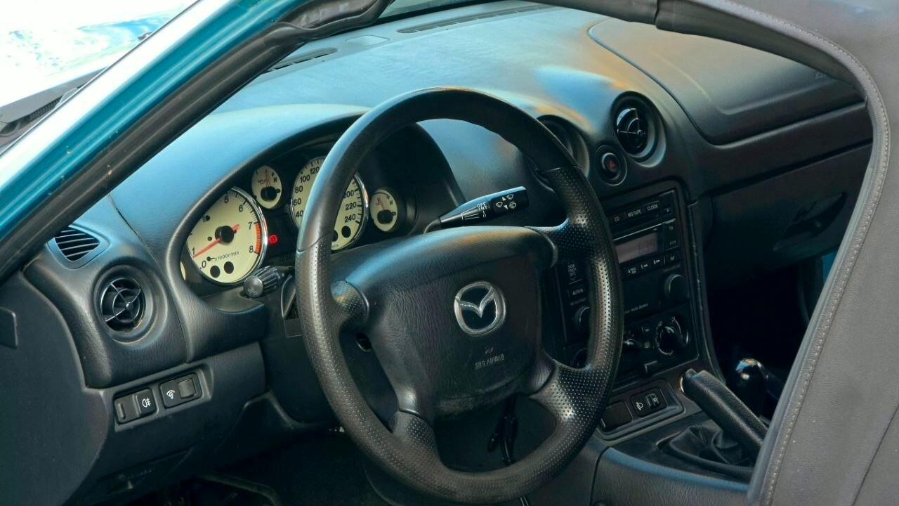 Mazda MX-5 1.6i 16V Rainbow
