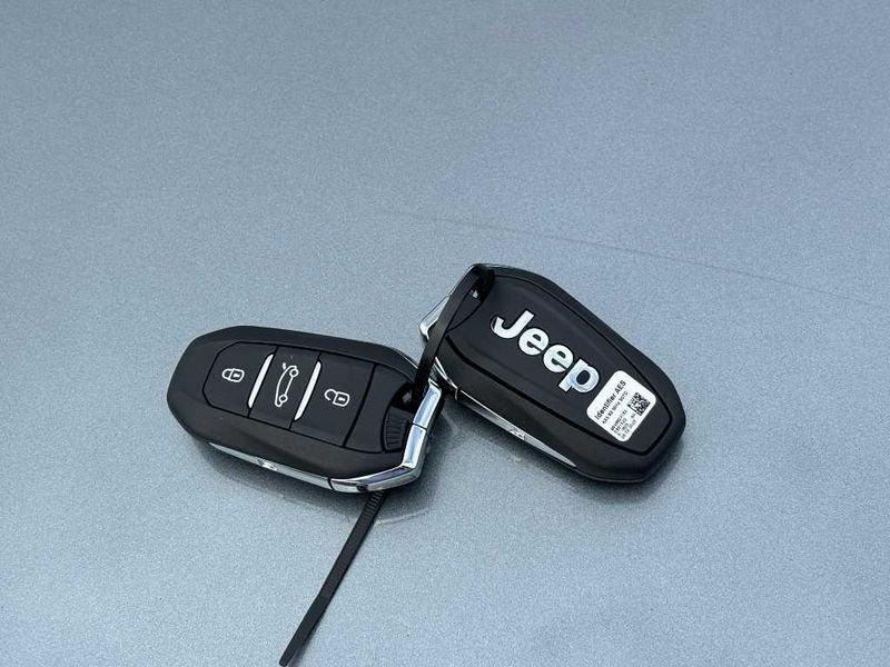 Jeep Avenger 1.2 Turbo MHEV Summit