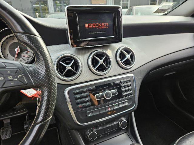MERCEDES-BENZ GLA 180 122 CV