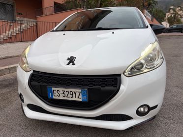 Peugeot 208 1.4 HDi 68 CV strafull
