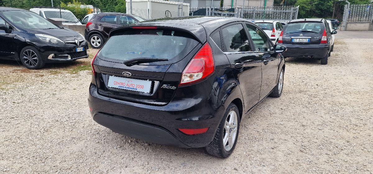FORD Fiesta 1.5 TDCi 75CV 5p. Titanium