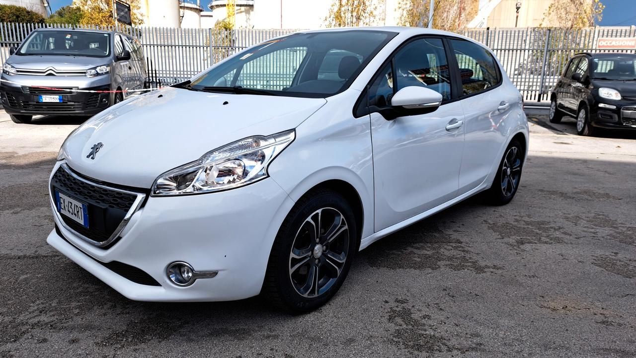 Peugeot 208 PureTech 82 5 porte Allure