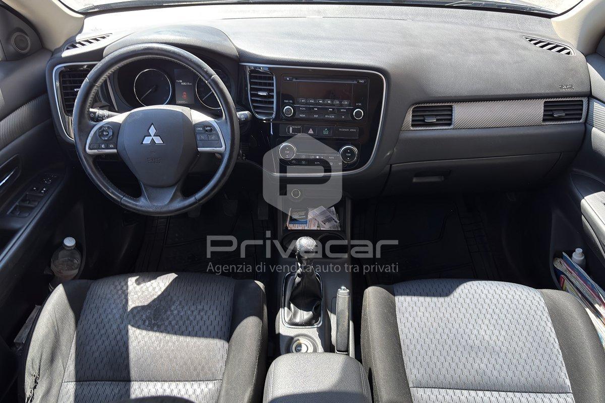 MITSUBISHI Outlander 2.2 DI-D 4WD Intense