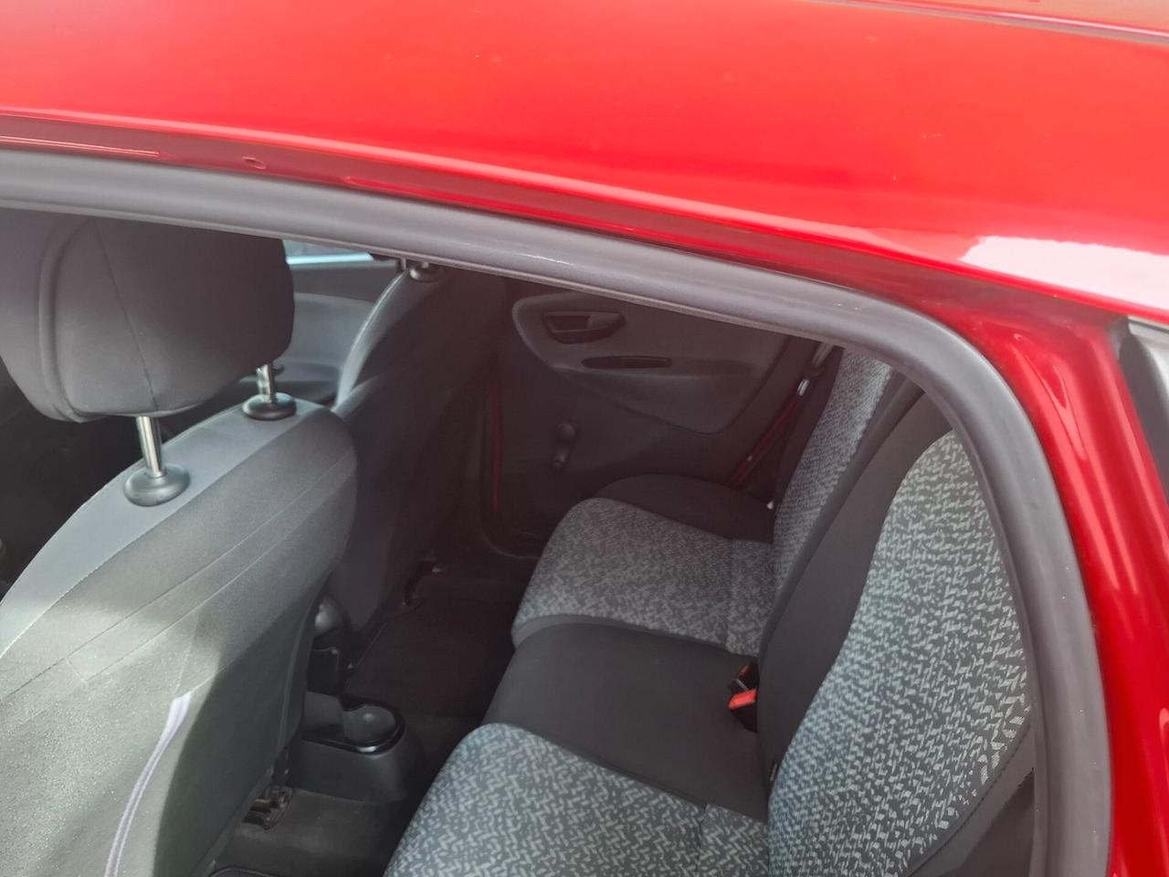 Lancia Ypsilon 1.0 S&S Hybrid Ecochic Silver anno 2021