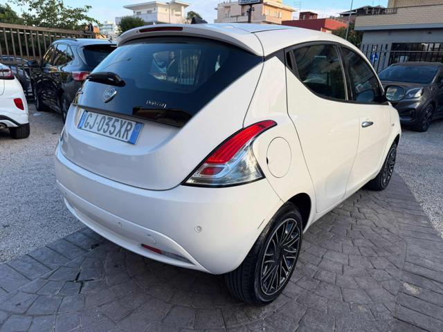 LANCIA Ypsilon 1.0 FireFly 5 porte S&S Hybrid Ecochic Gold