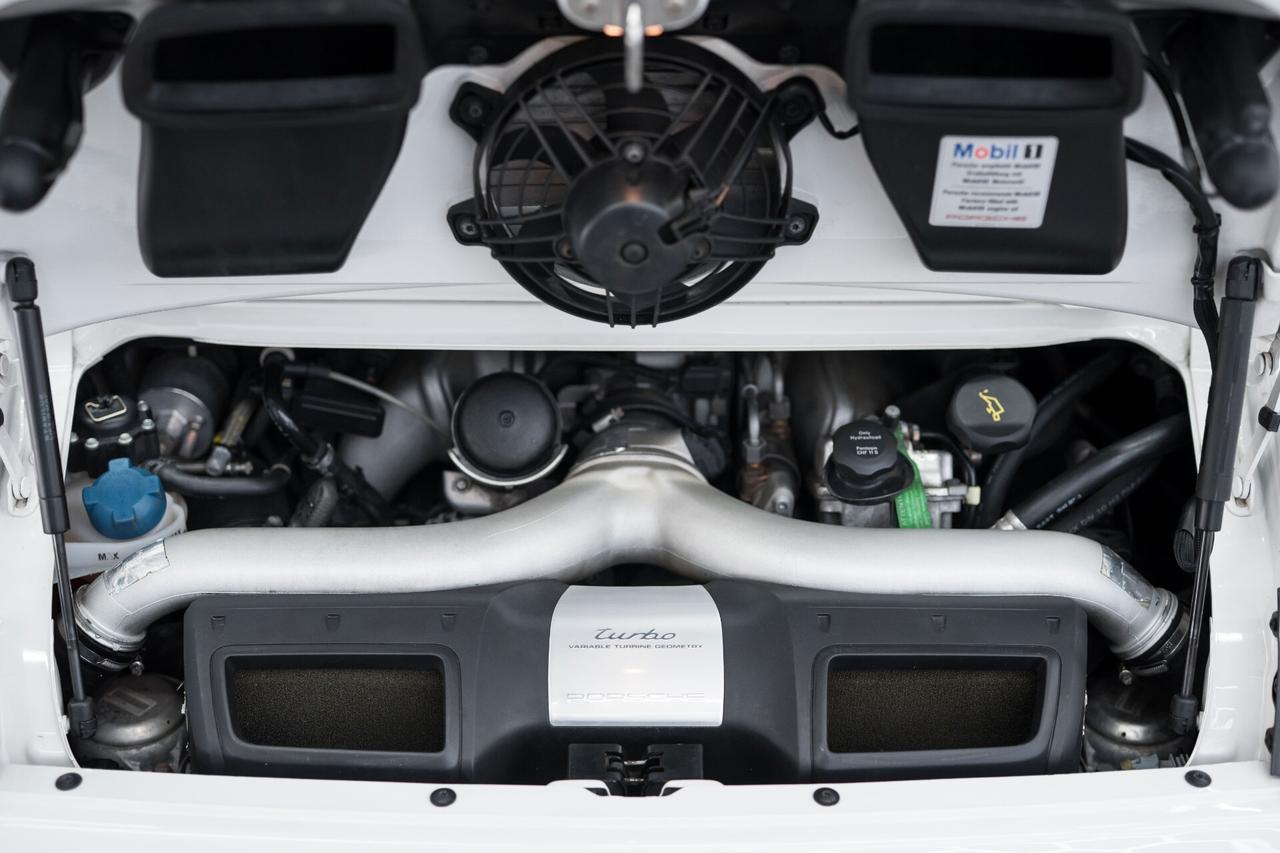 Porsche 911 Turbo Coupé MANUALE