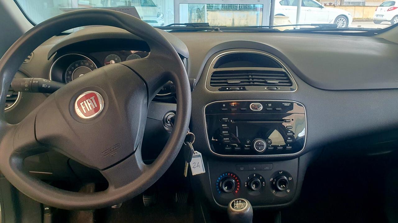 Fiat Punto 1.2 BENZ. - 2015 - KM. 131.000 NEOPATENTATI