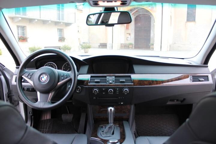 Bmw 530d Touring Futura DA AMATORE FULL OPTIONALS 8 GOMME SU CERCHI LEGA