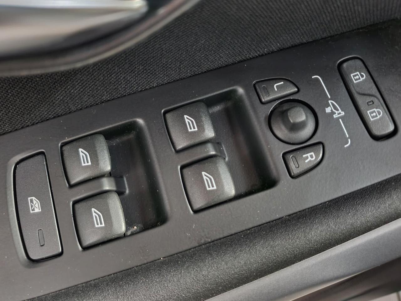 Volvo V40 D2 2.0 Geartronic 120cv R-design 2019
