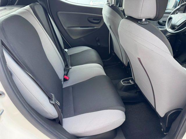 LANCIA Ypsilon 0.9 TwinAir 85 CV 5 porte Metano Ecochic Silver