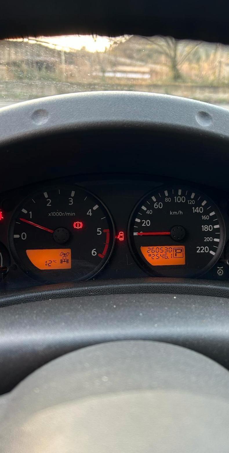 Nissan Navara 2.5 dCi 4 porte Double Cab Sport