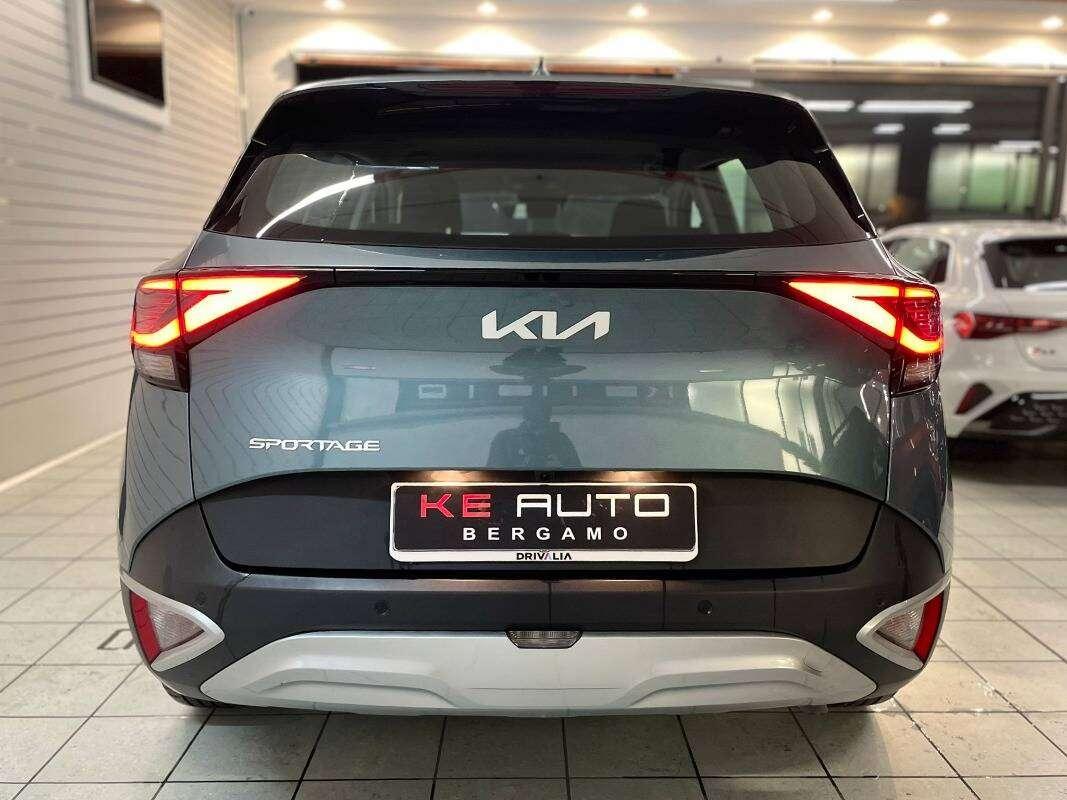 Kia Sportage Sportage V 2022 1.6 crdi mhev Business dct