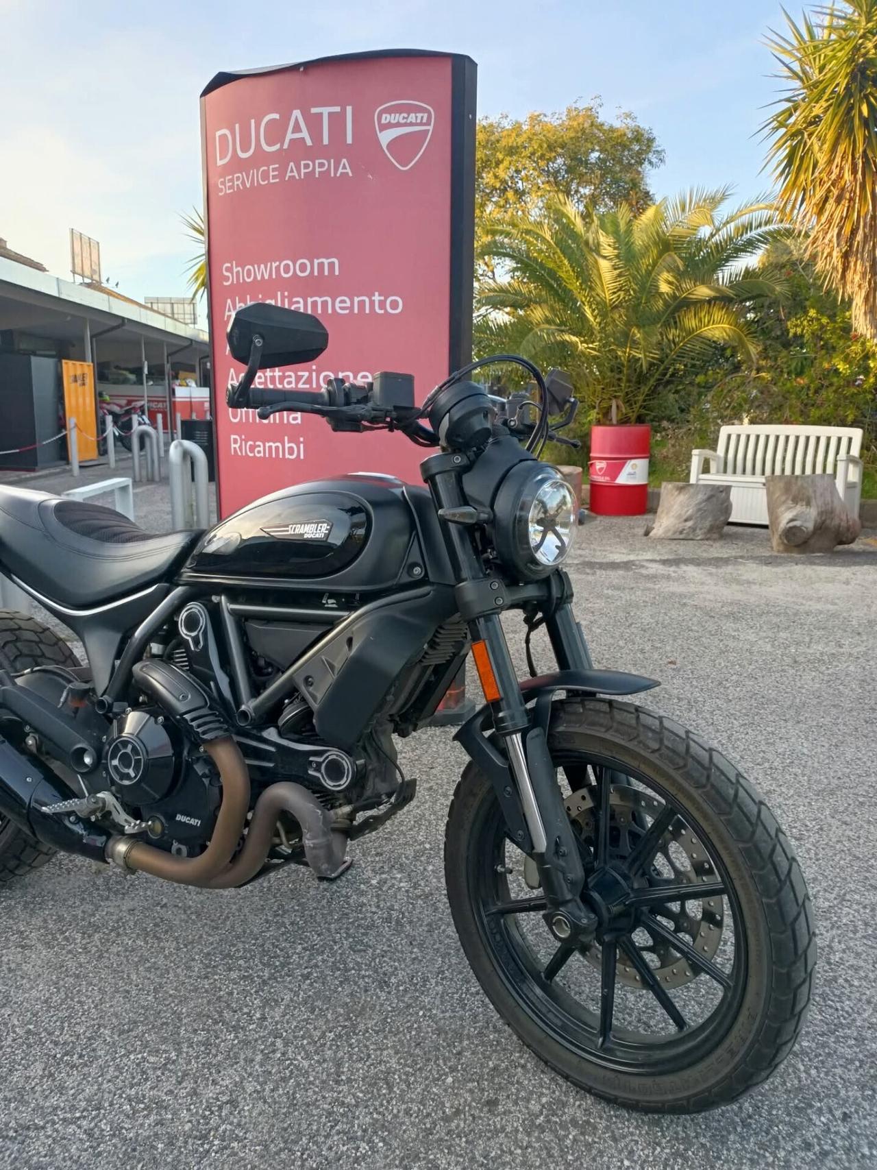 Ducati Scrambler 800 ICON DARK
