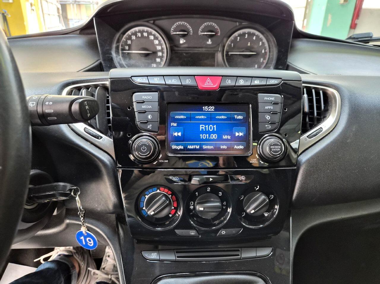 Lancia Ypsilon 1.2 GPL Gold