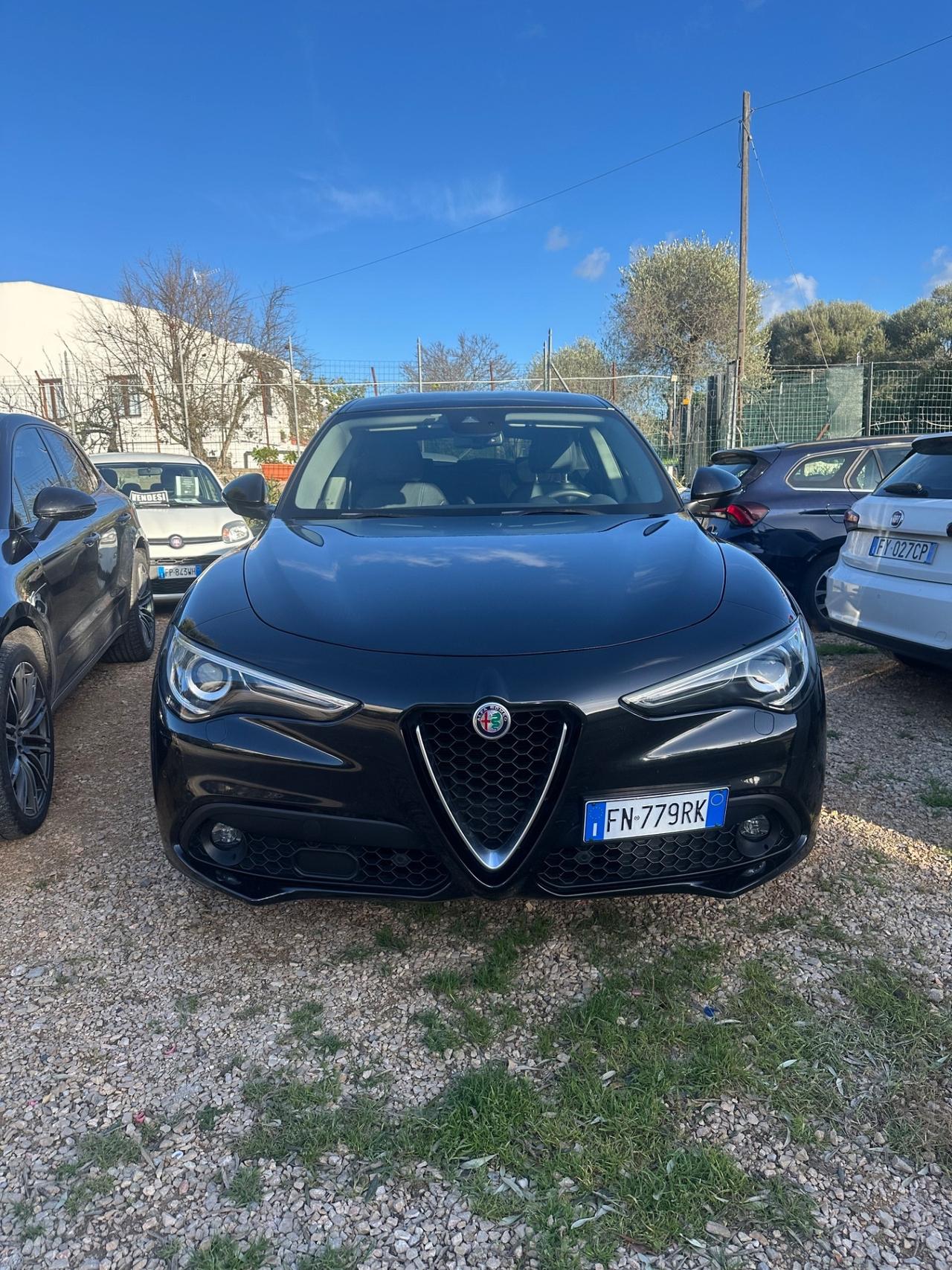 Alfa Romeo Stelvio 2.2 Turbodiesel 180 CV AT8 Q4 Business