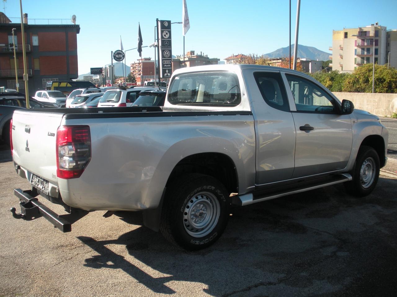 Mitsubishi L200 2.3 D Club Cab 4x4 Easy Select Inform