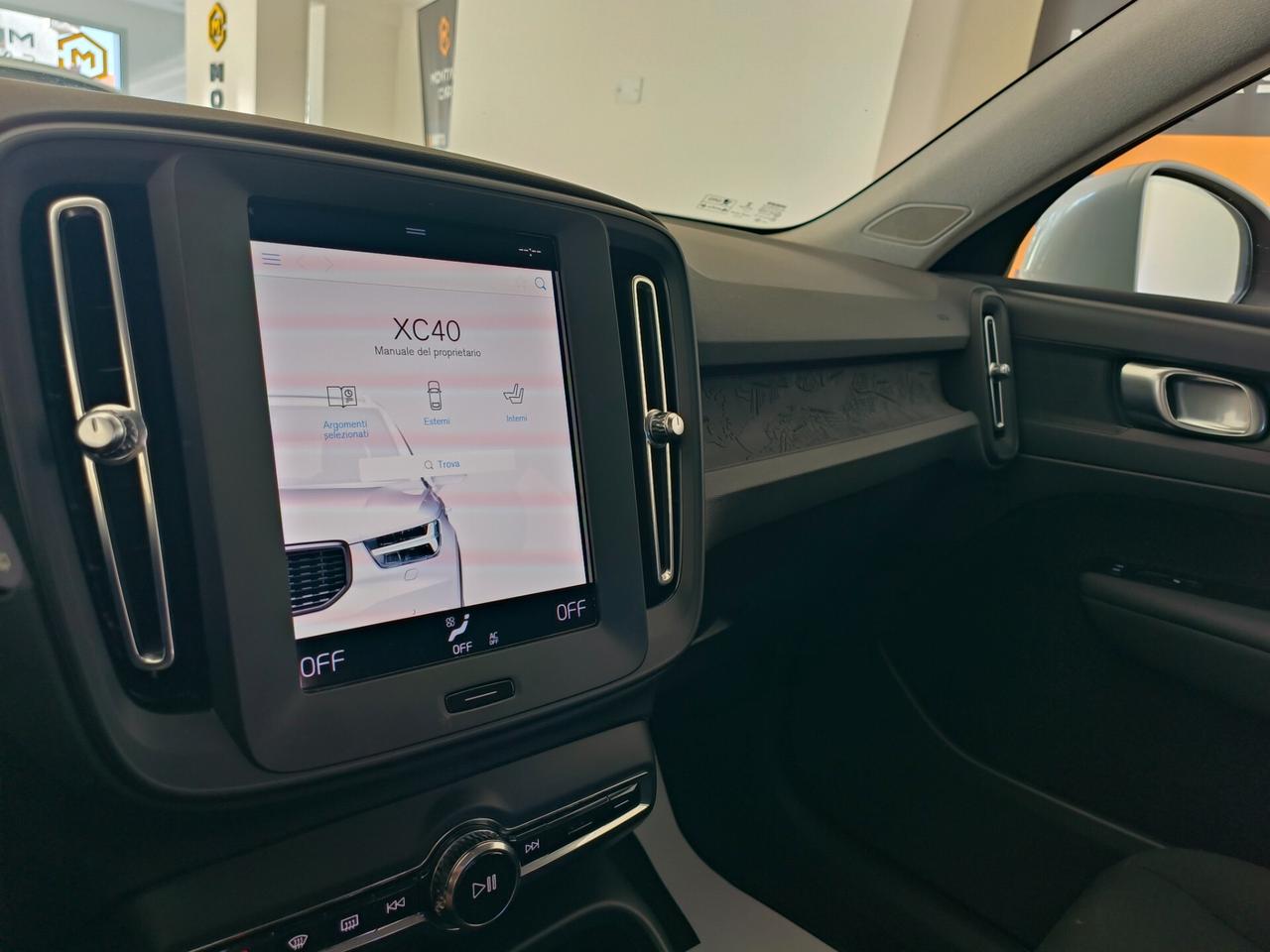 Volvo XC40 T3 Momentum Core