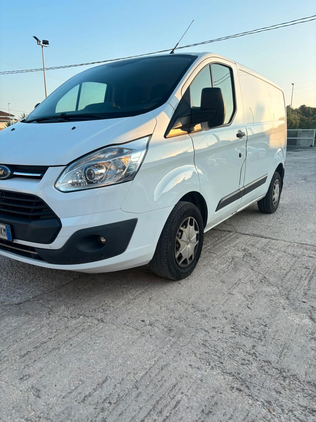Ford Tourneo Custom Tourneo Custom 310 2.0 TDCi 130CV aut. PC Titanium